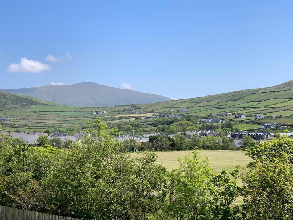 Wonderful Coastal Home In Dingle Town Экстерьер фото